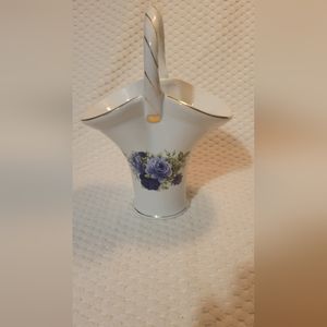 Floral  basket  vase